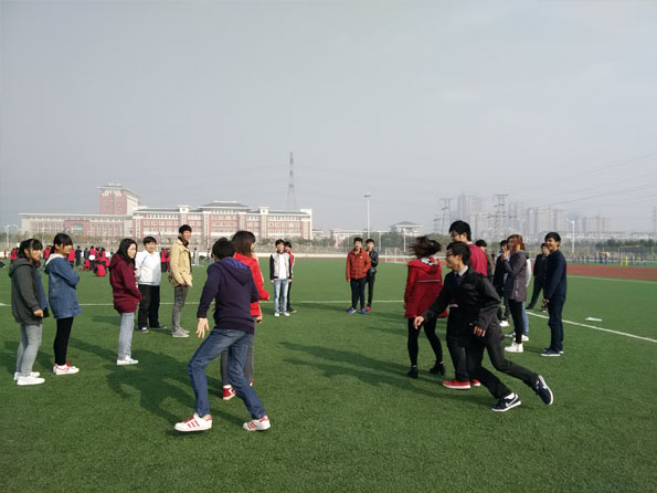 践行社会主义核心价值观二 信息工程系以户外拓展活动践行社会主义核心价值观