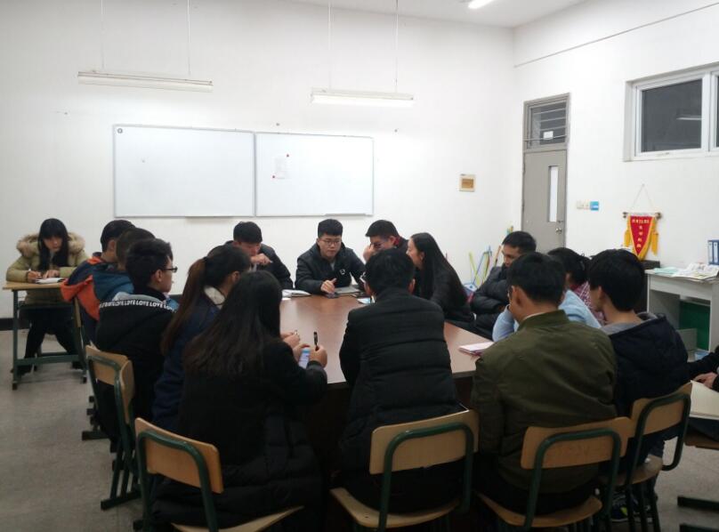 长征胜利主题座谈会.jpg