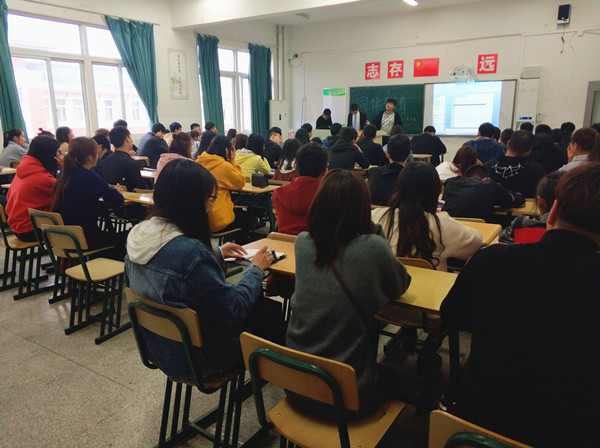 信息工程系红十字分会开展同伴教育培训活动