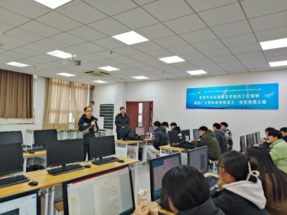 两校教师携手授课,助力学生成长