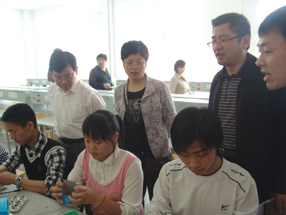 学院领导在信息系调研